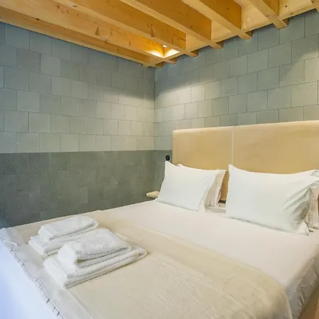 Apartment 62 Design House Ii